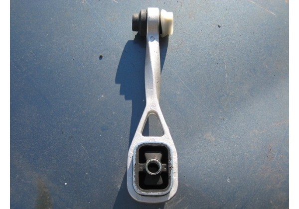 подушка під двигун задня Renault Clio 2, Symbol II, Megane 1.5 dci,1.4,1.6 16V, 8200171178, 7700437854, 8200117837 *